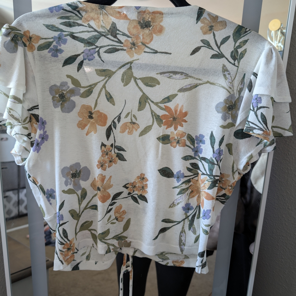 Floral Ruffle Sleeve Top - Picture 4 of 4